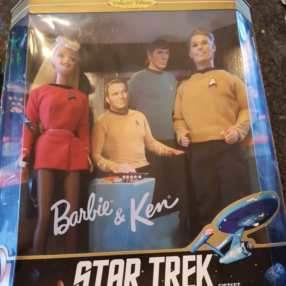 Star Trek Barbie and Ken giftset